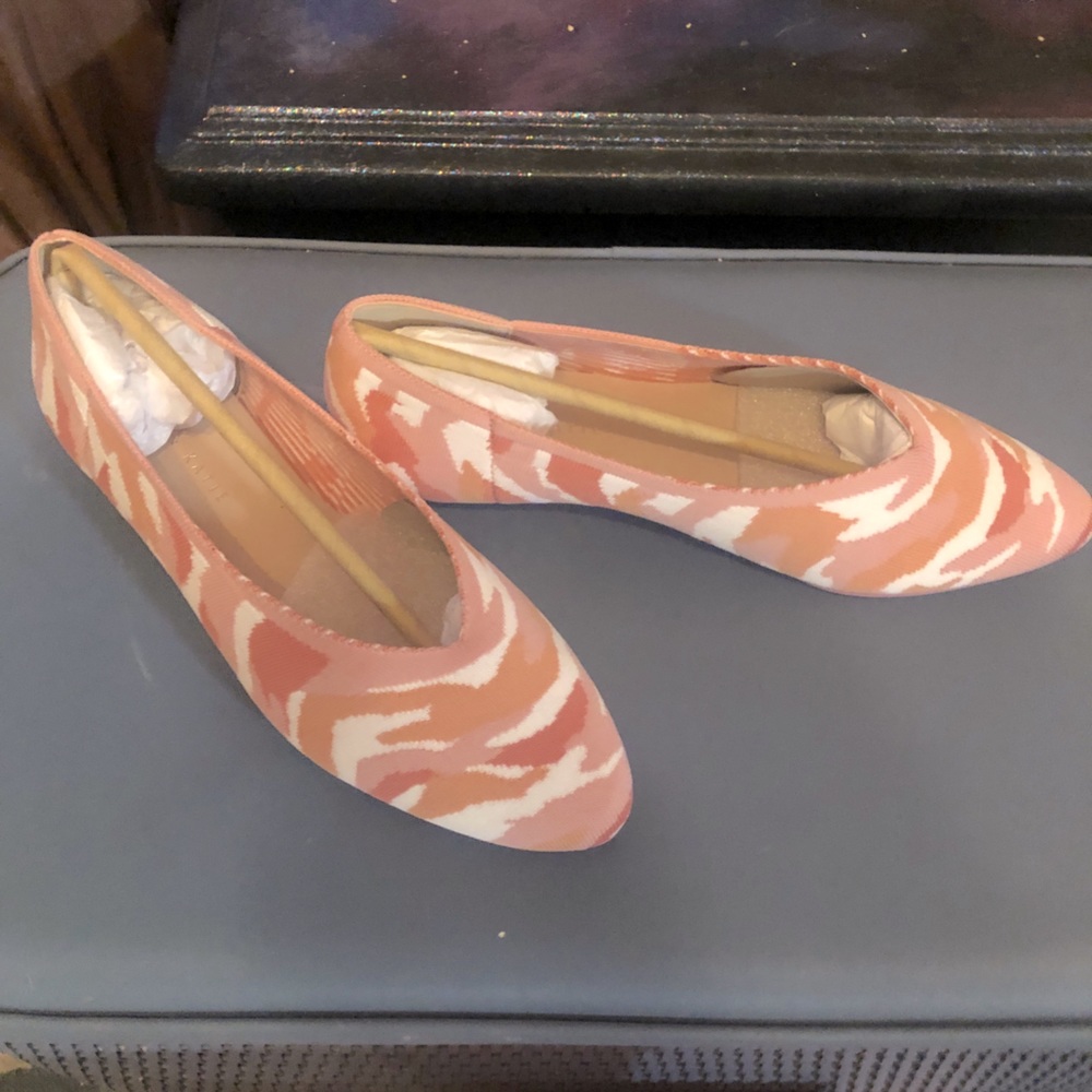 NWT Pink camo ballet flats